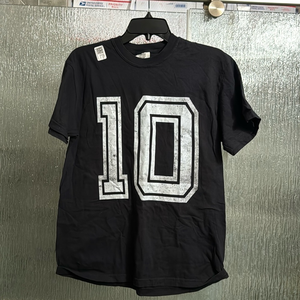 This T-shirt is a 10!